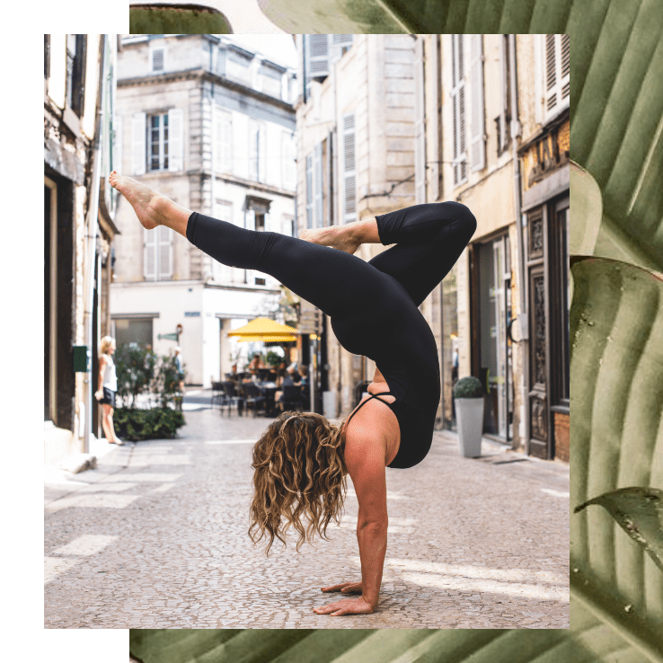 Joga – Ashley Holmes