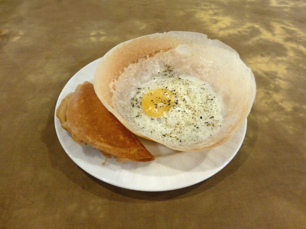 Sri Lankan Egg Hoppers by Ji-Elle via Creative Commons