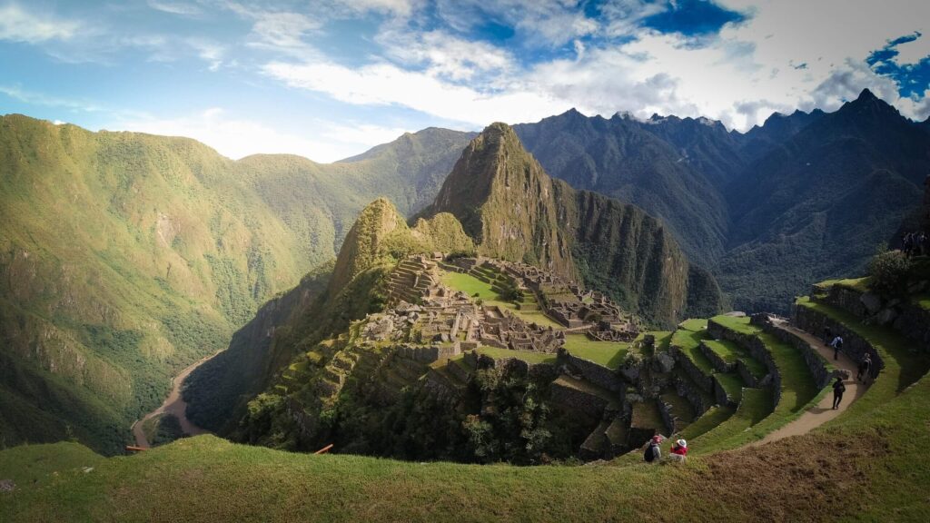 Sunny day in Machu Picchu by Giorgia Doglioni via Unsplash.