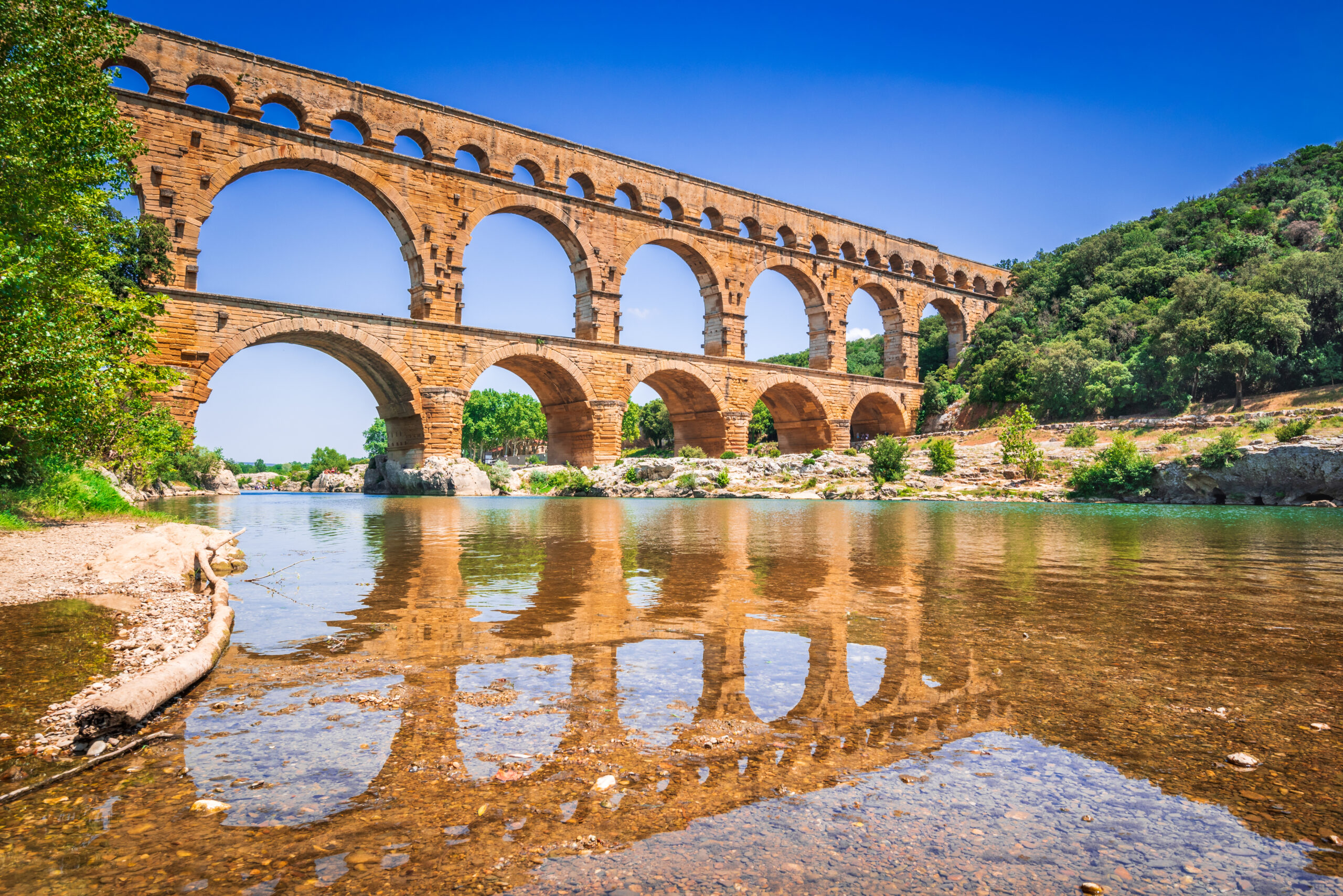 Pont du Gard via Shutterstock.